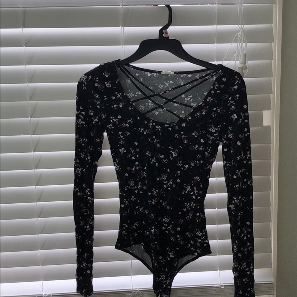 Brand new garage body suit super cute